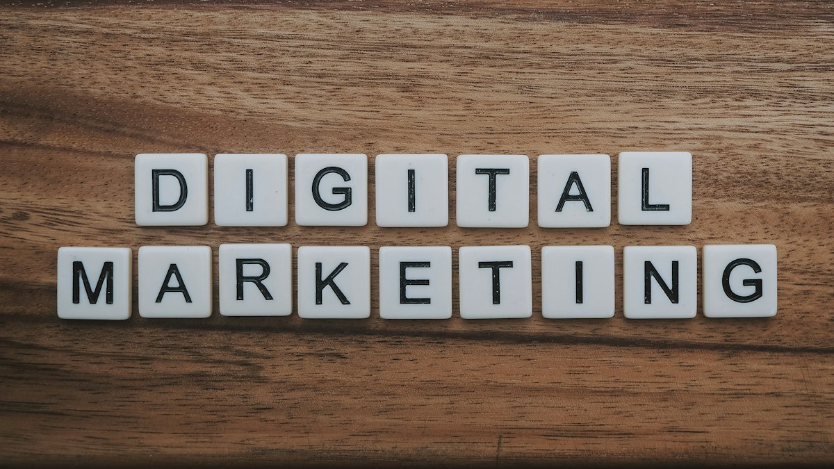 Students learning DIY marketing strategy